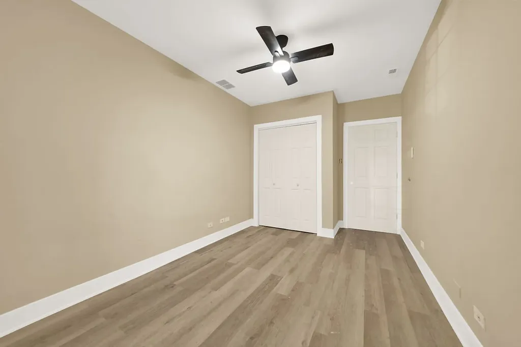 9117 South Brandon Avenue Chicago IL 60617