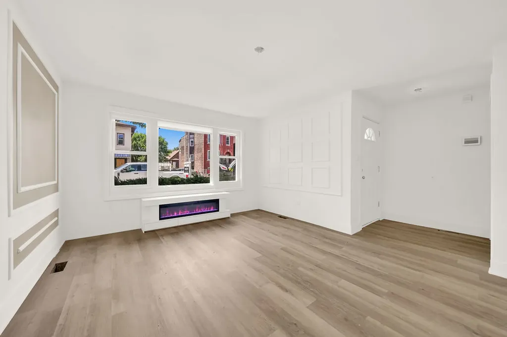 9117 South Brandon Avenue Chicago IL 60617