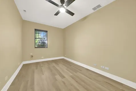 9117 South Brandon Avenue Chicago IL 60617
