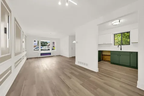 9117 South Brandon Avenue Chicago IL 60617