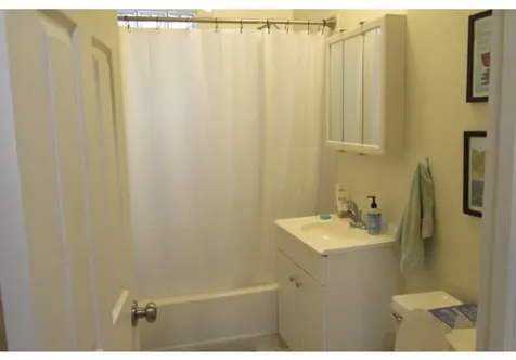 724 West Roscoe Street Chicago IL 60657