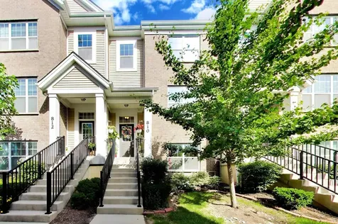 810 Lexington Circle W Des Plaines IL 60016