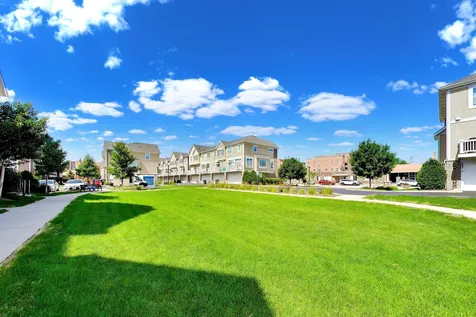 810 Lexington Circle W Des Plaines IL 60016