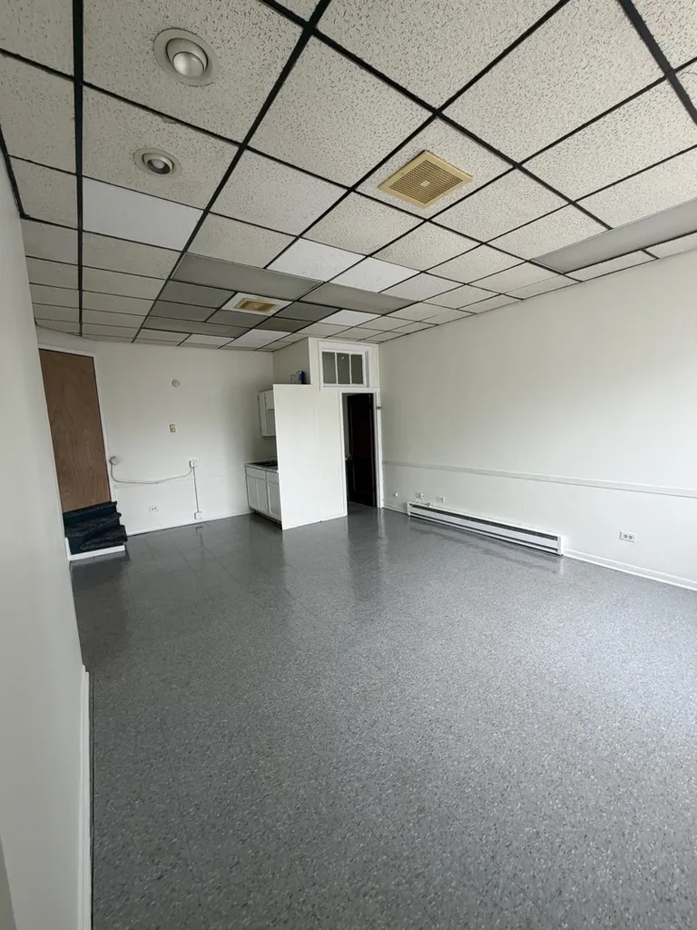 5123 West Montrose Avenue Chicago IL 60641