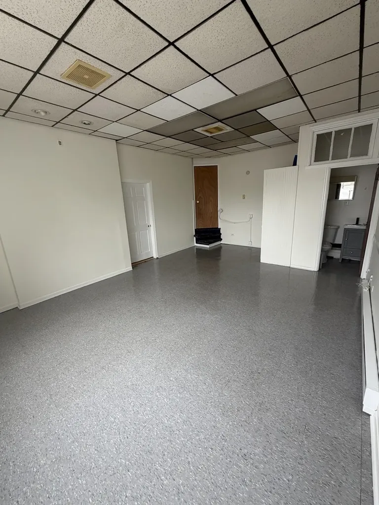 5123 West Montrose Avenue Chicago IL 60641