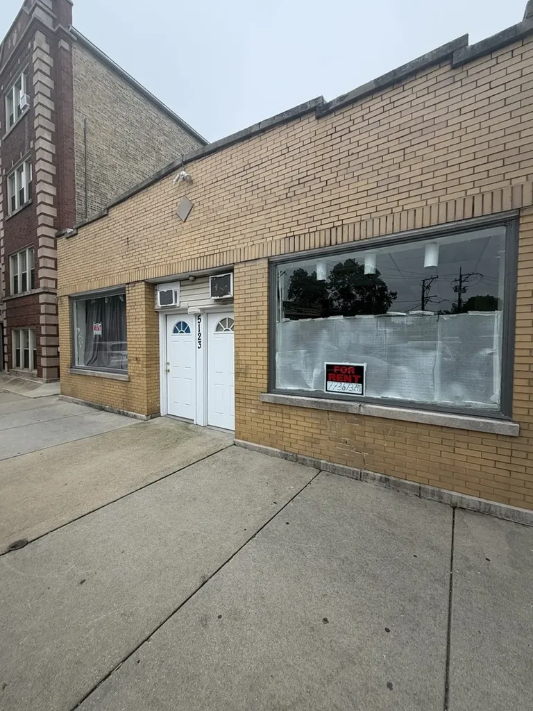 5123 West Montrose Avenue Chicago IL 60641