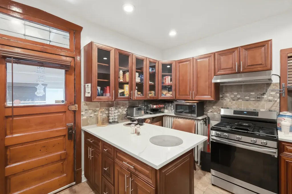 1315 North Massasoit Avenue N Chicago IL 60651