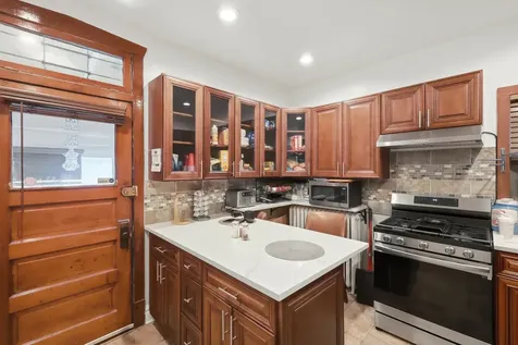 1315 North Massasoit Avenue N Chicago IL 60651