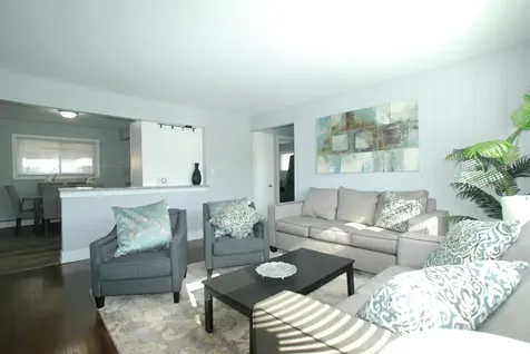 2246 South 17th Avenue North Riverside IL 60546