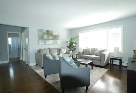 2246 South 17th Avenue North Riverside IL 60546