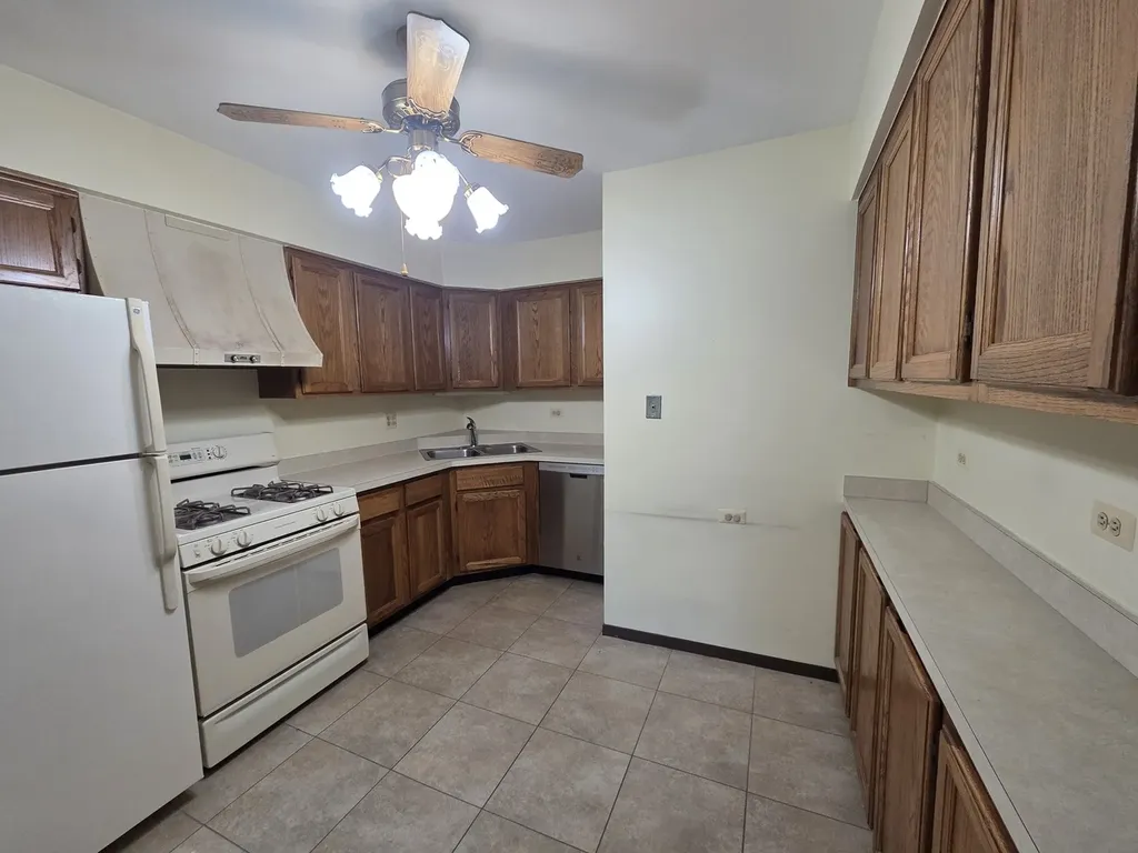 301 Gregory Street Aurora IL 60504