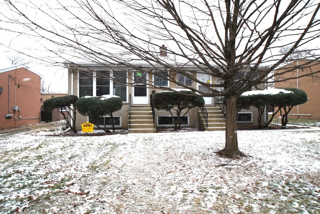 417 West Stone Avenue Addison IL 60101