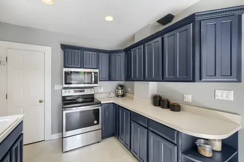 736 Arlington Avenue Des Plaines IL 60016