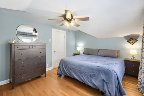 736 Arlington Avenue Des Plaines IL 60016