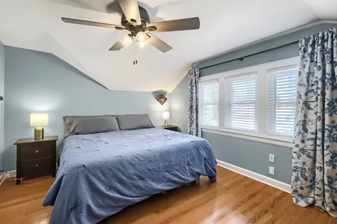 736 Arlington Avenue Des Plaines IL 60016