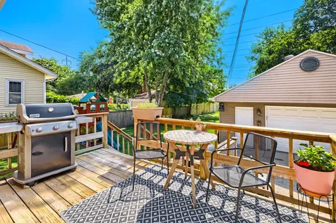 736 Arlington Avenue Des Plaines IL 60016