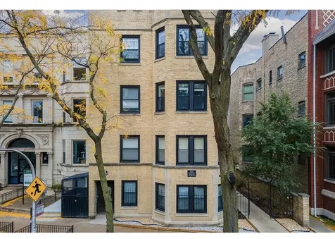 648.5 West Roscoe Street Chicago IL 60657