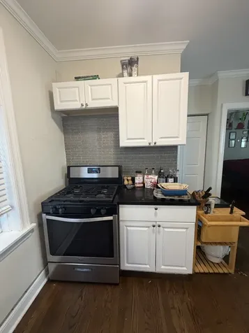 648.5 West Roscoe Street Chicago IL 60657