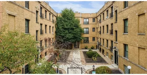 732 West Roscoe Street Chicago IL 60657