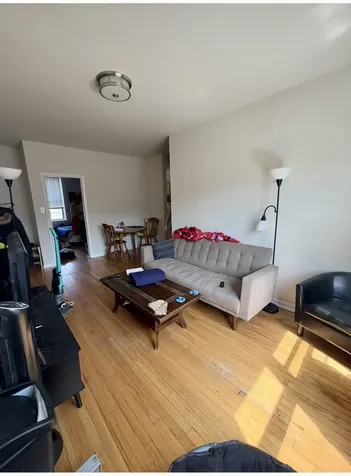732 West Roscoe Street Chicago IL 60657