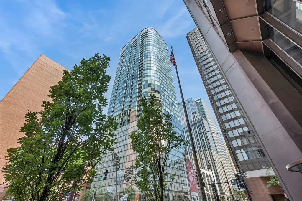 600 North Fairbanks Court Chicago IL 60611