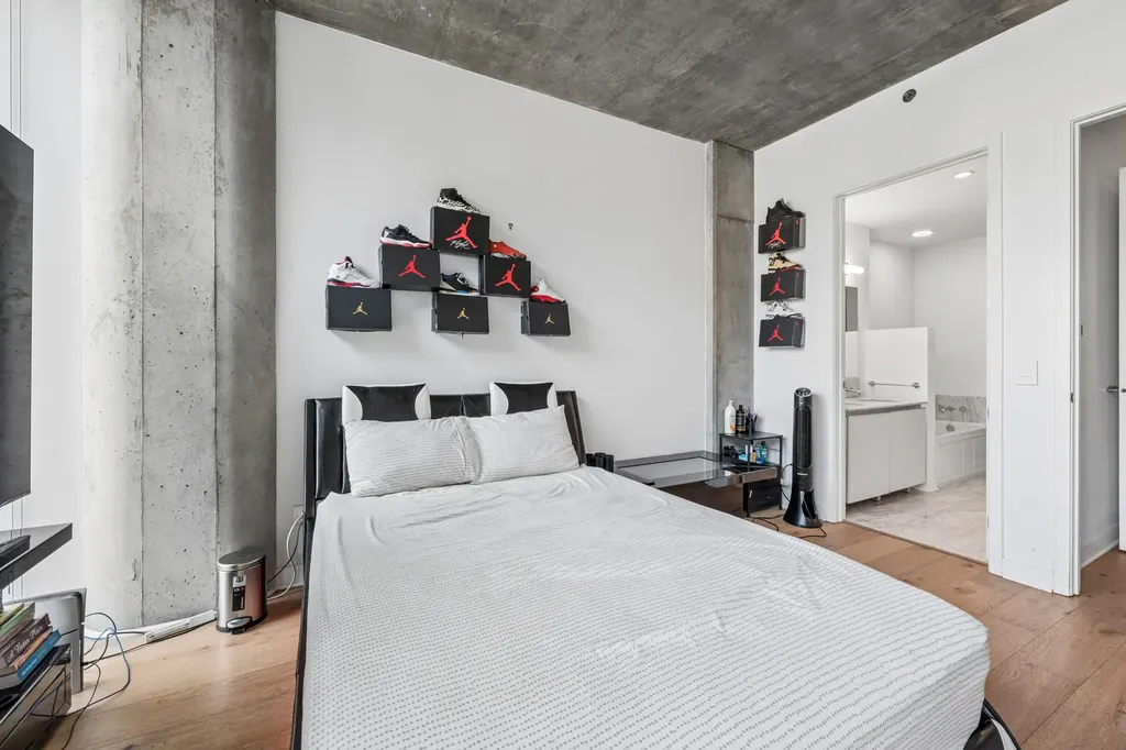 600 North Fairbanks Court Chicago IL 60611