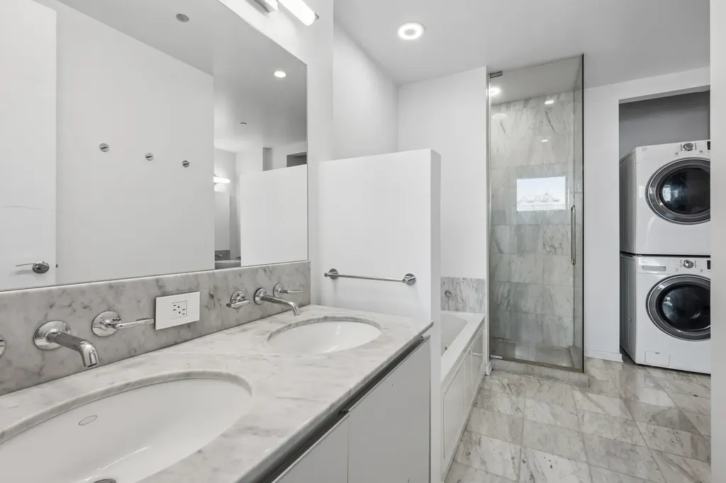 600 North Fairbanks Court Chicago IL 60611