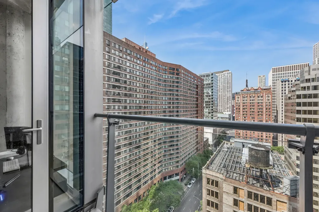 600 North Fairbanks Court Chicago IL 60611