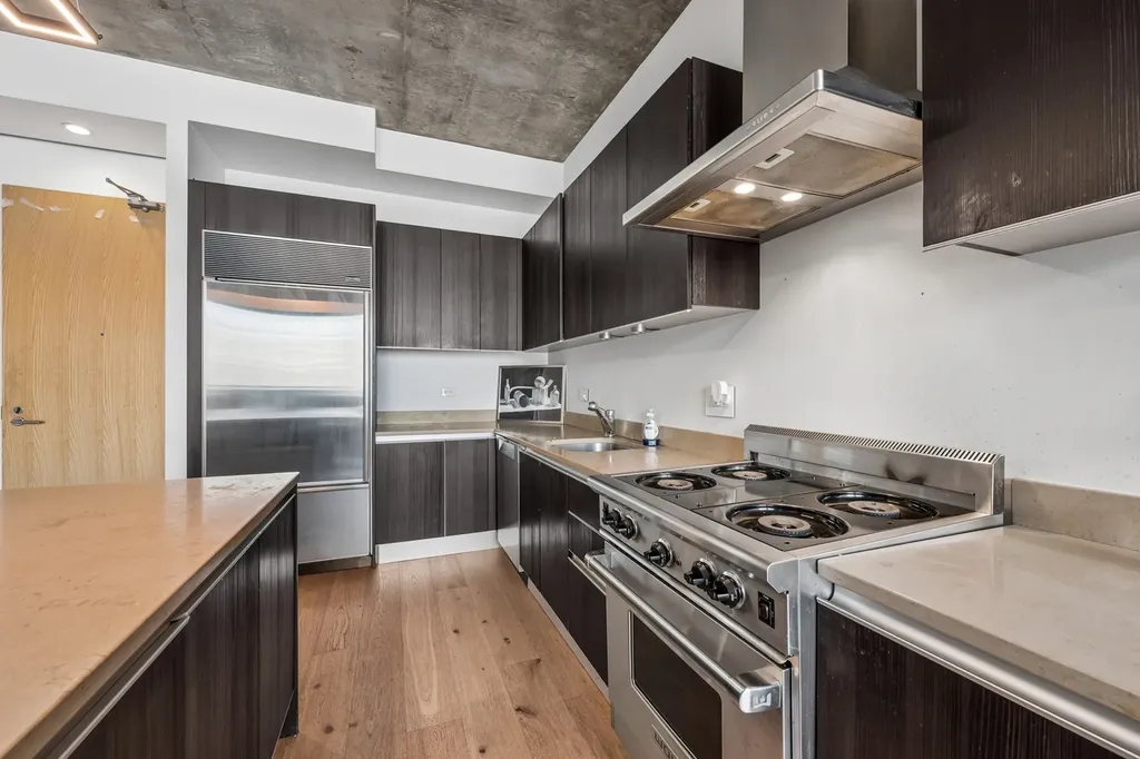 600 North Fairbanks Court Chicago IL 60611