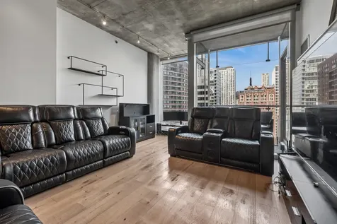 600 North Fairbanks Court Chicago IL 60611