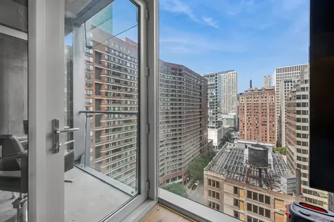 600 North Fairbanks Court Chicago IL 60611