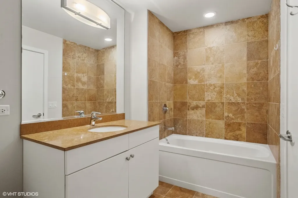 123 South Green Street Chicago IL 60607