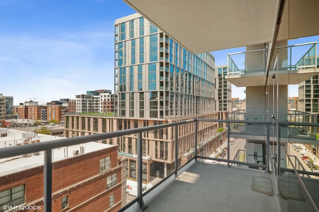 123 South Green Street Chicago IL 60607