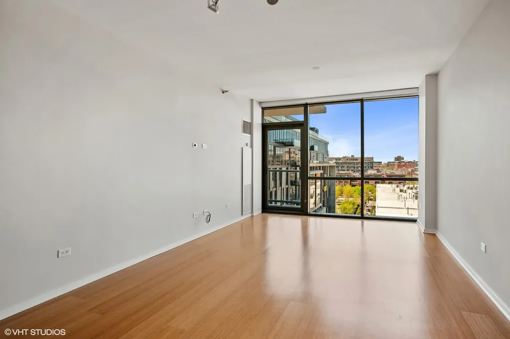 123 South Green Street Chicago IL 60607