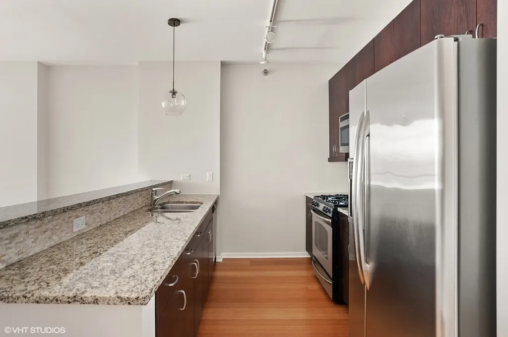 123 South Green Street Chicago IL 60607