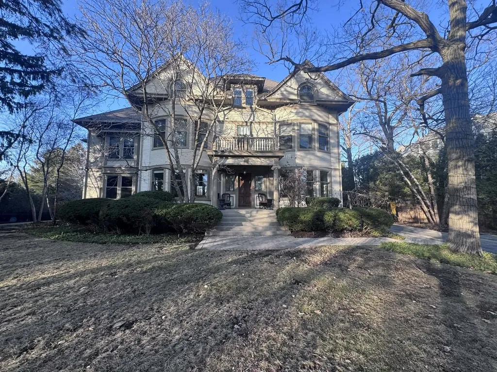 1499 Sheridan Road Highland Park IL 60035