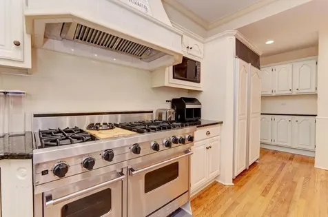 1499 Sheridan Road Highland Park IL 60035