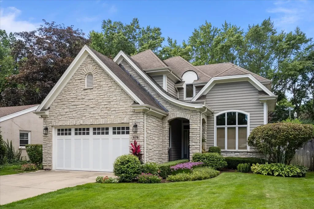 676 Deerpath Drive Deerfield IL 60015
