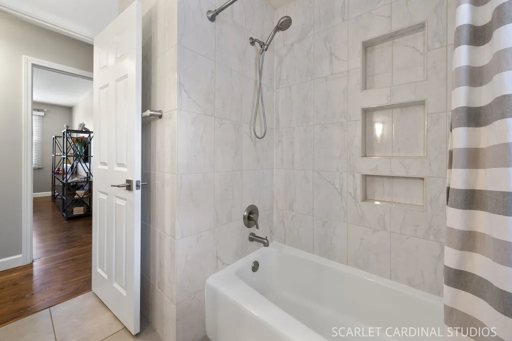 1544 Clyde Drive Naperville IL 60565