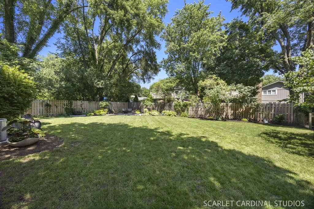 1544 Clyde Drive Naperville IL 60565