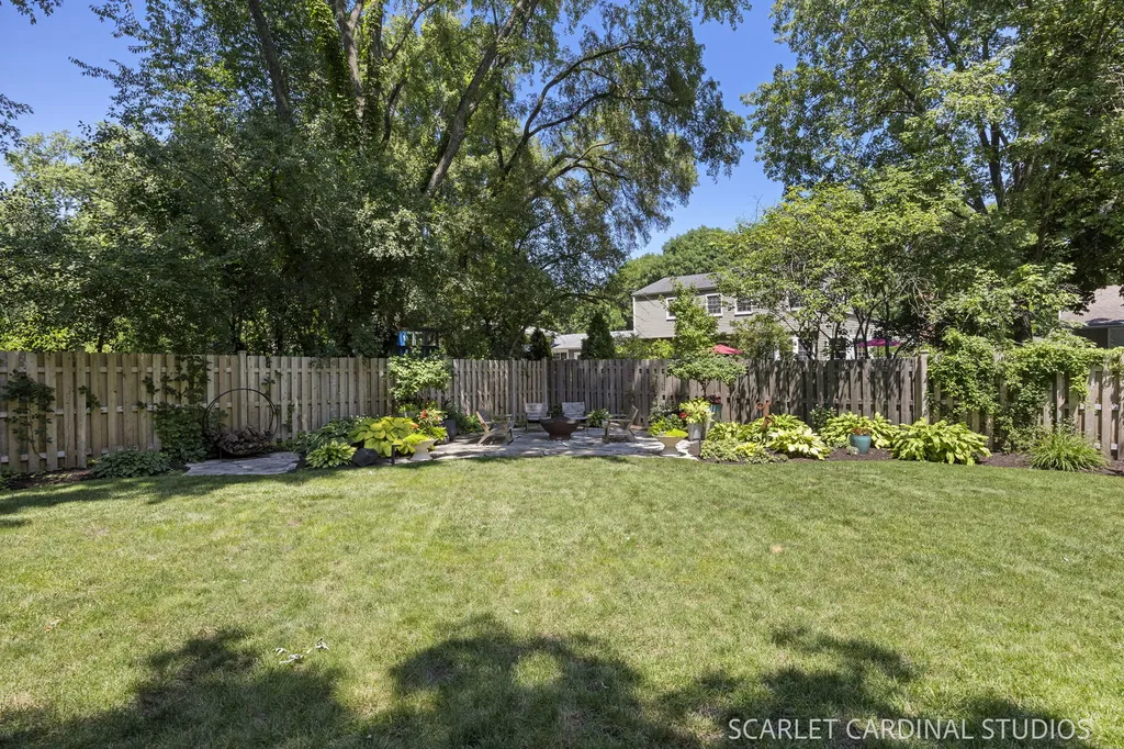 1544 Clyde Drive Naperville IL 60565