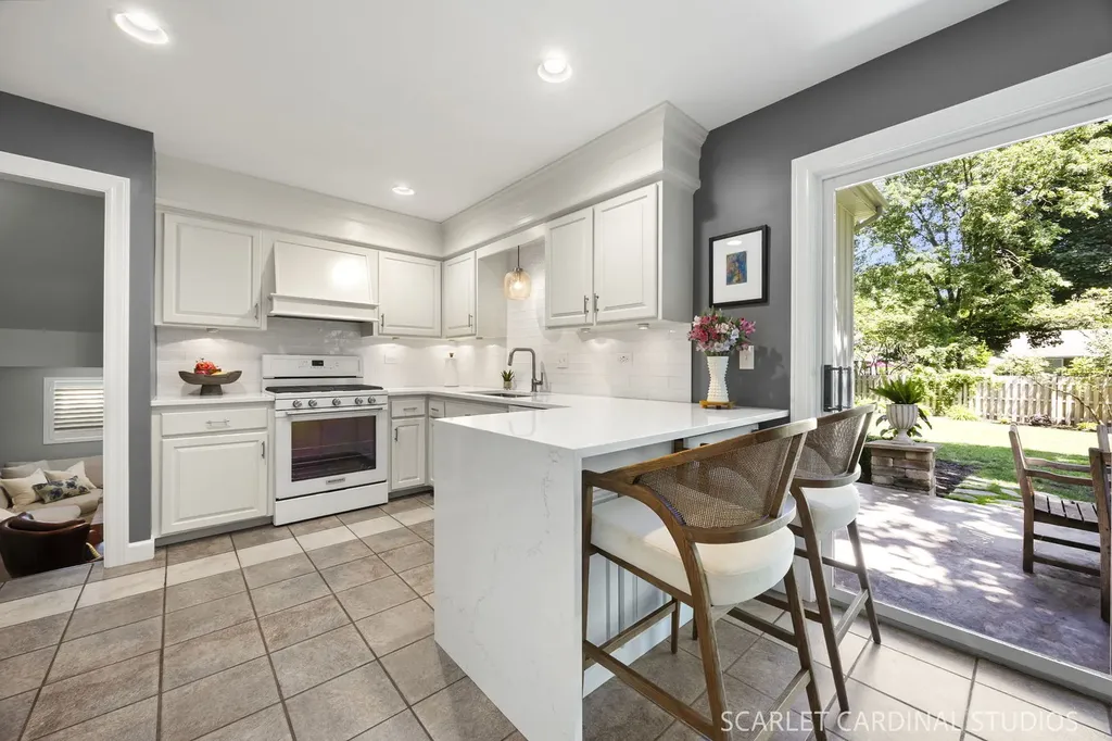 1544 Clyde Drive Naperville IL 60565