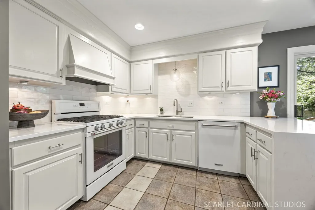 1544 Clyde Drive Naperville IL 60565
