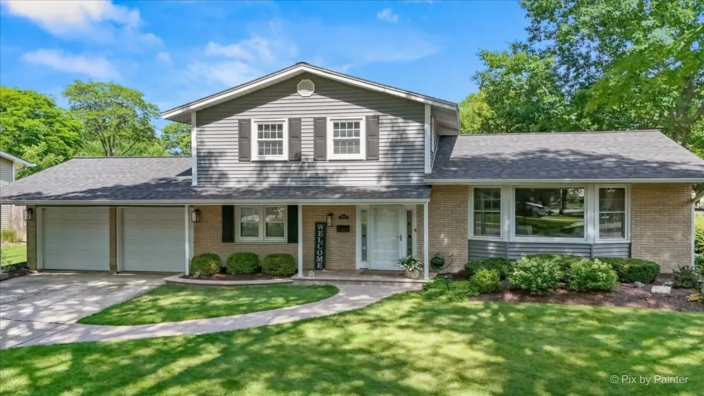 923 East Schirra Drive Palatine IL 60074