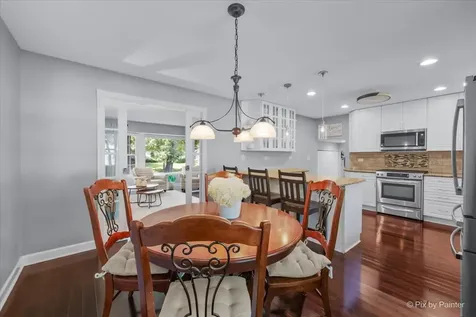 923 East Schirra Drive Palatine IL 60074