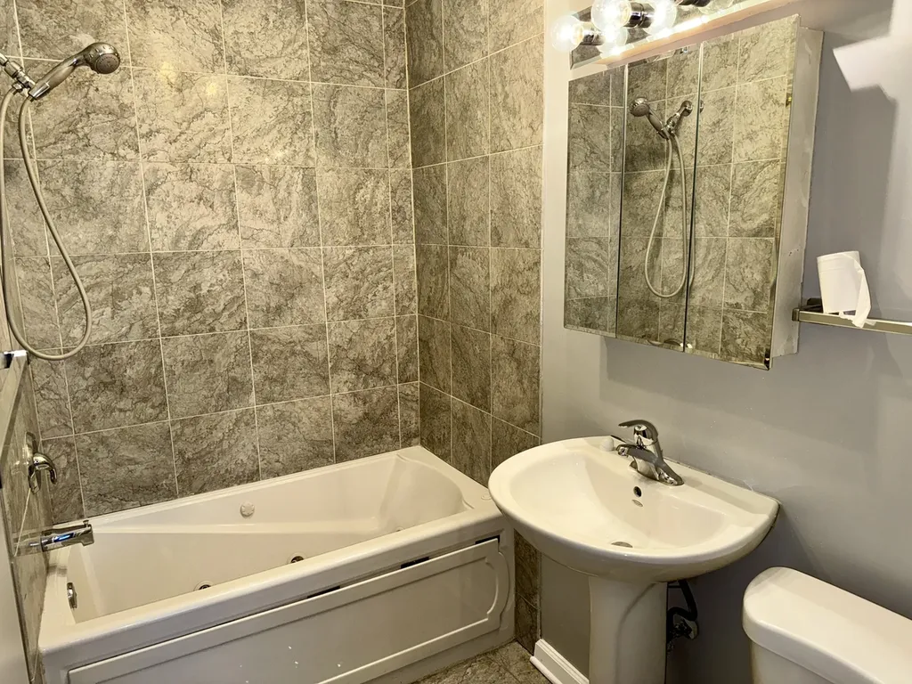 5928 South Prairie Street Chicago IL 60637