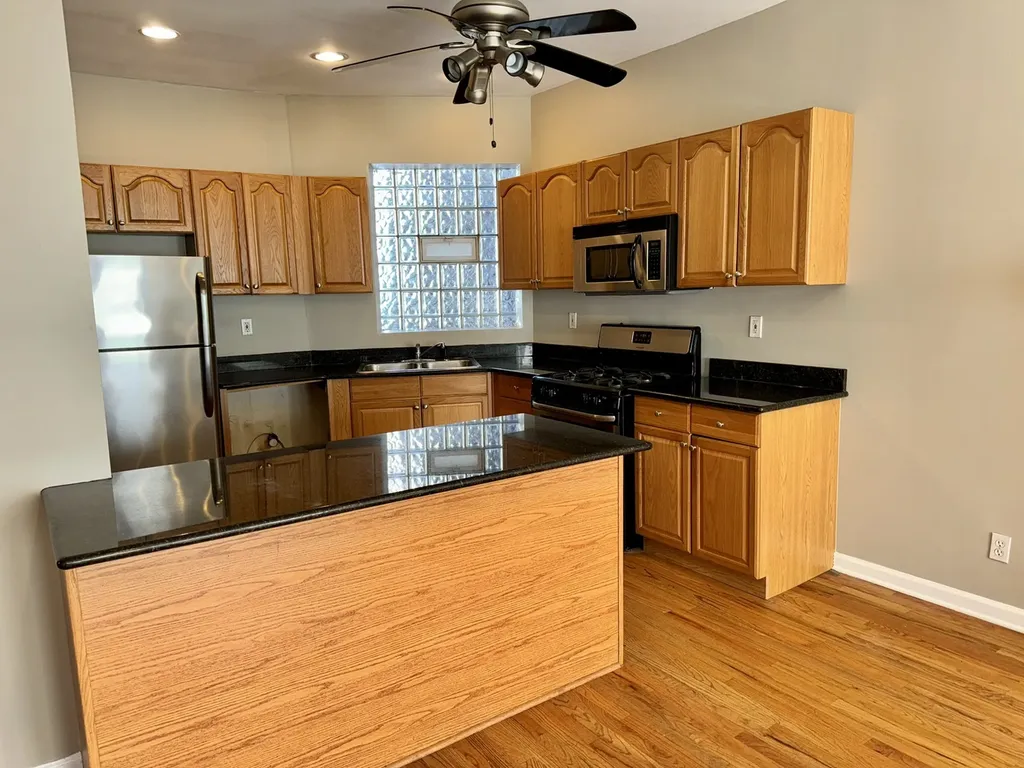 5928 South Prairie Street Chicago IL 60637