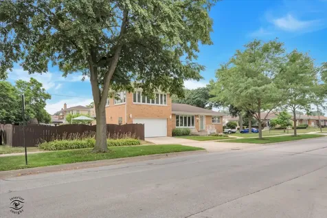 7621 West Main Street W Niles IL 60714