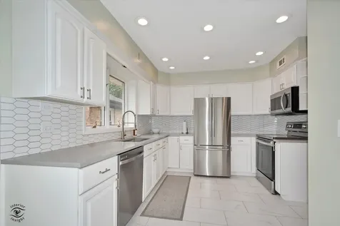 7621 West Main Street W Niles IL 60714