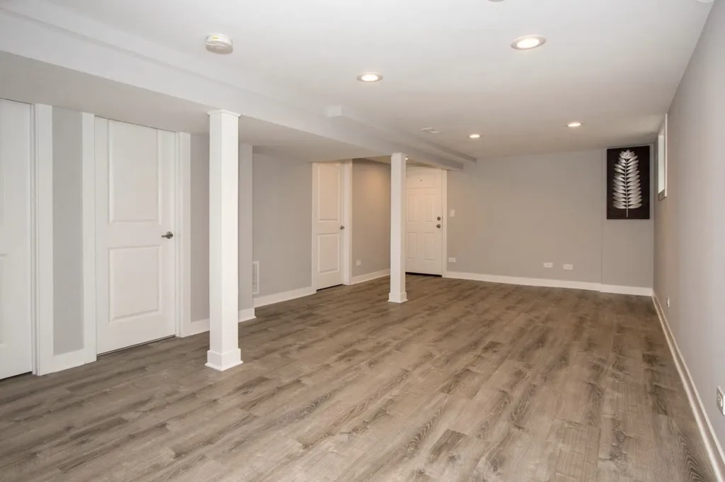 2432 North Neva Avenue Chicago IL 60707